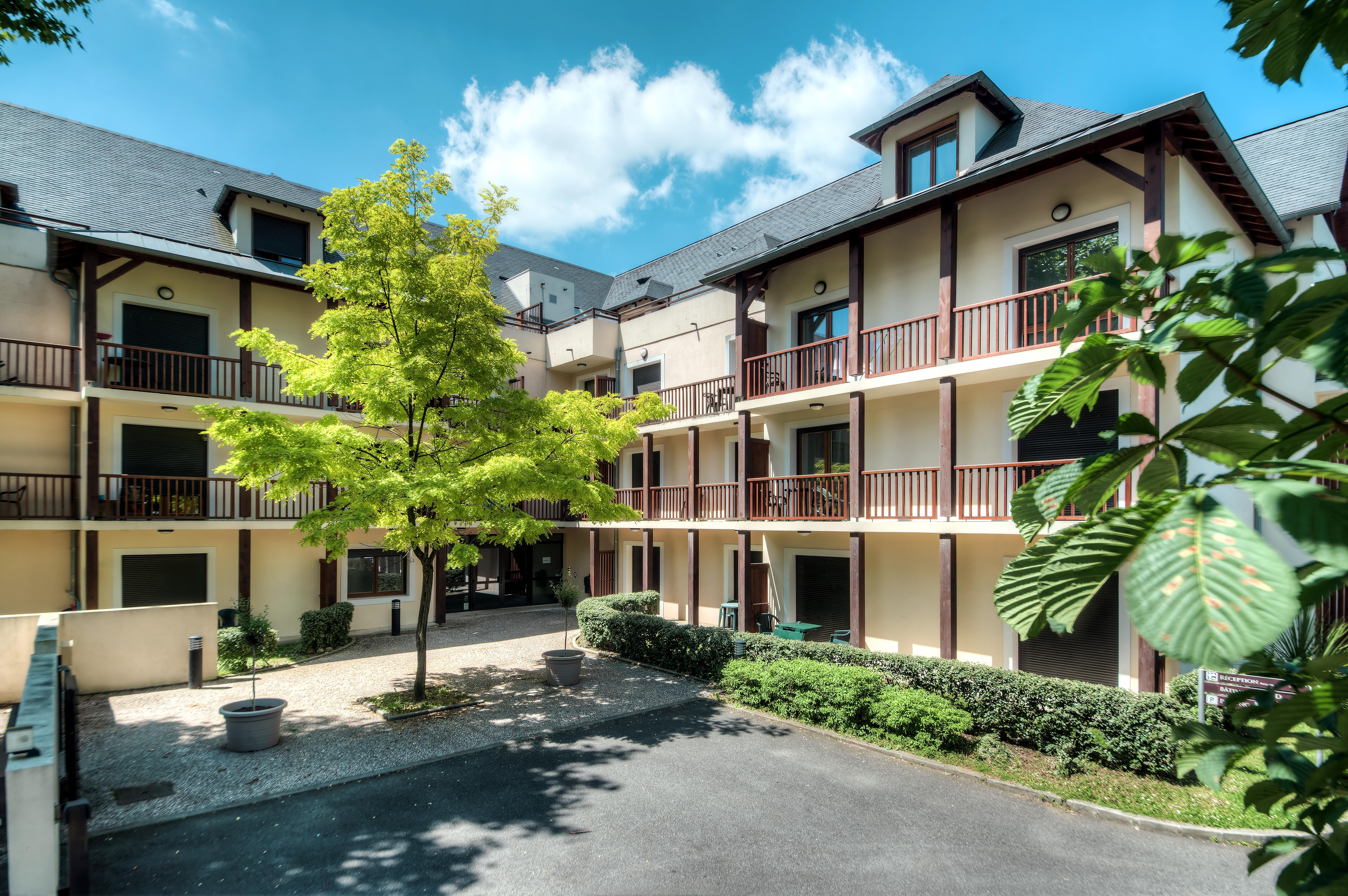 Comfort Aparthotel Lourdes L'Acacia Buitenkant foto