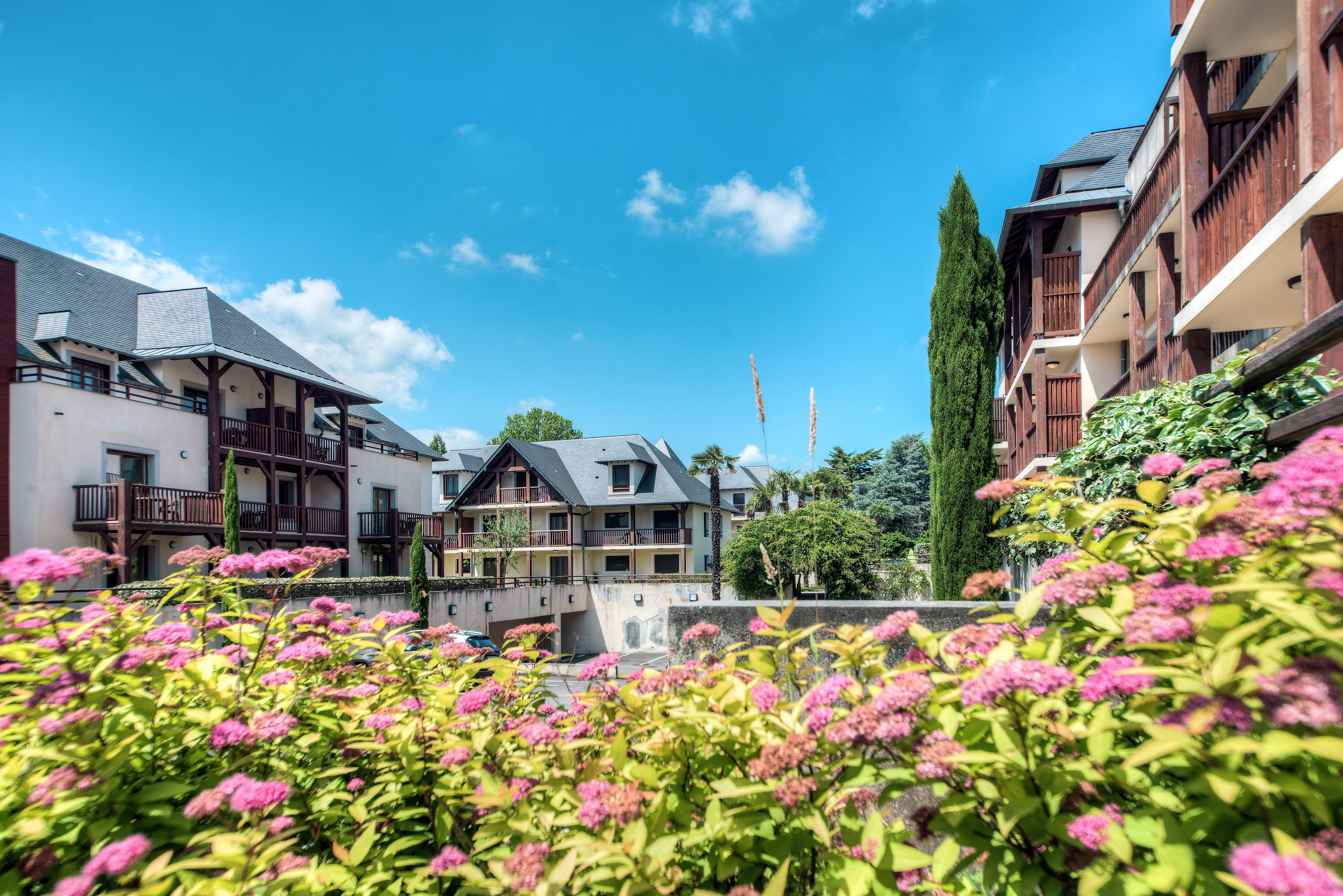 Comfort Aparthotel Lourdes L'Acacia Buitenkant foto