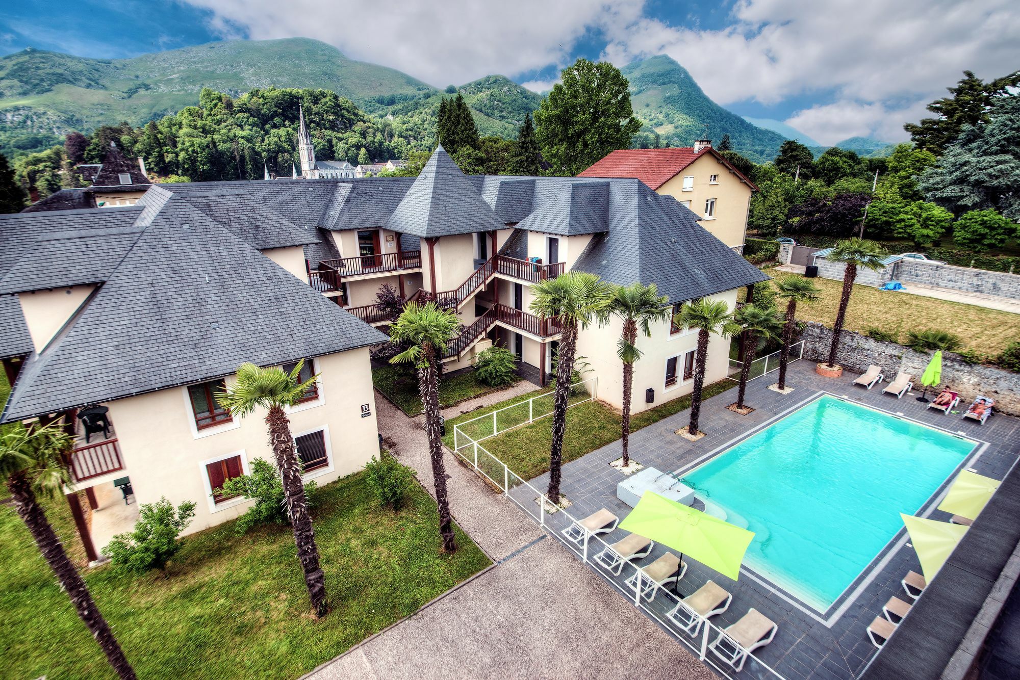 Comfort Aparthotel Lourdes L'Acacia Buitenkant foto